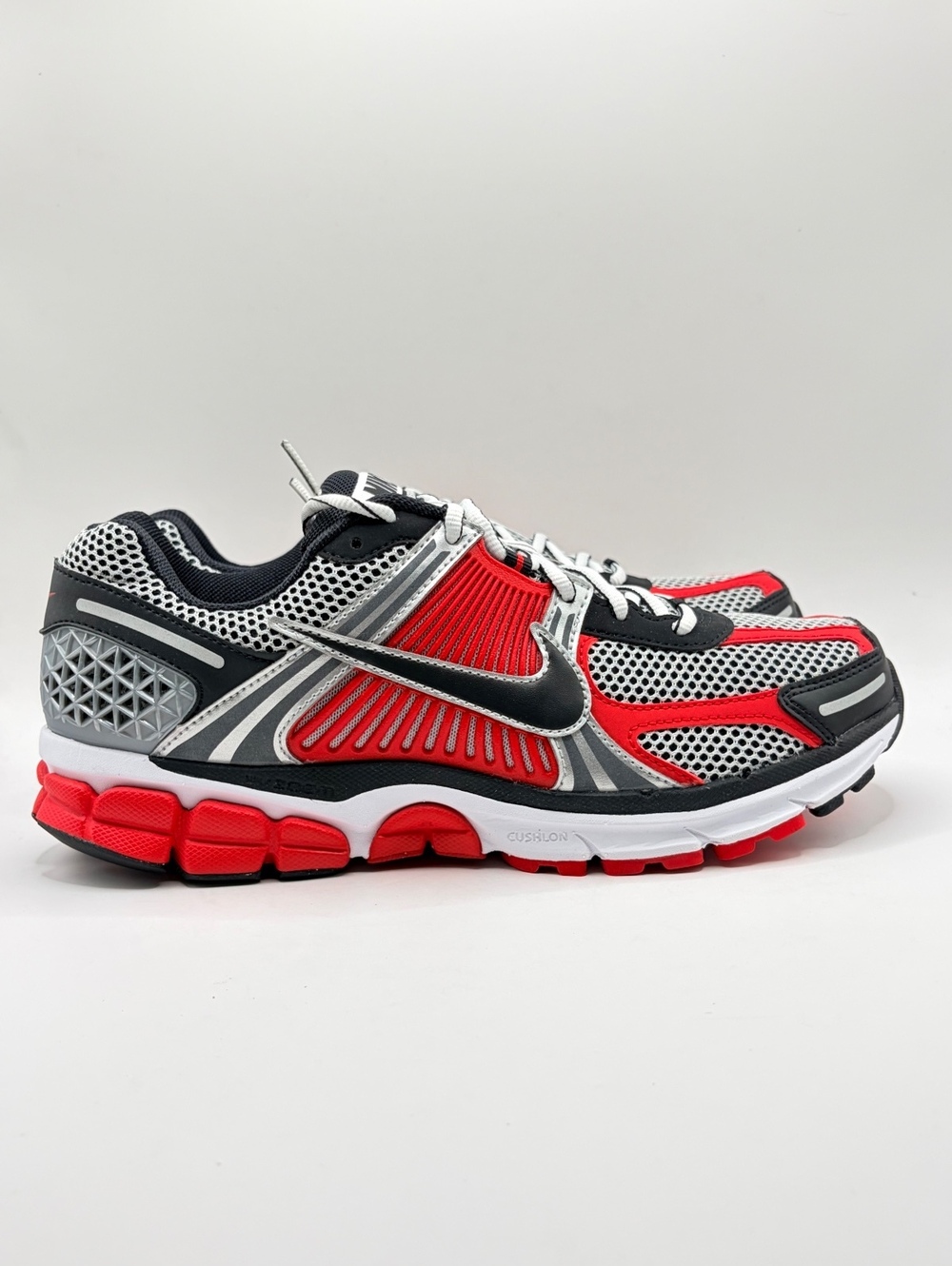 Nike Zoom Vomero 5 Metallic Silver Black Men’s 9.5 Women’s 11 HV0926-095